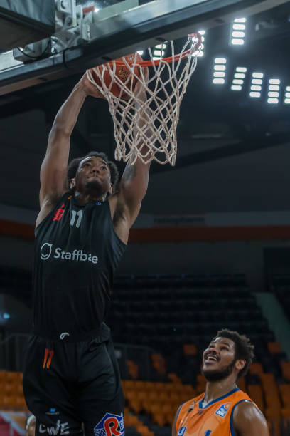 许多人期待 许多人期待